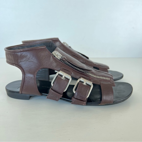 GIUSEPPE ZANOTTI Gladiator Burgundy Leather Buckle Strap Flats Sandals Sz 40 - Picture 1 of 13